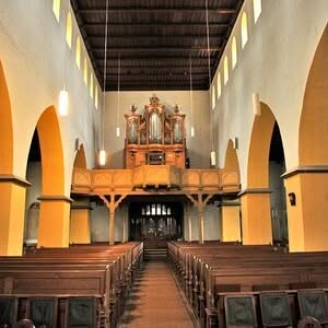 Blick zur Orgel